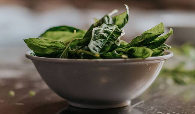 Spinach Health Benefits and Hazards